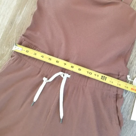 Vuori Mudra Jumpsuit Women's Ribbed Drawstring Pockets Athleisure Hazelnut NWT - Picture 8 of 13